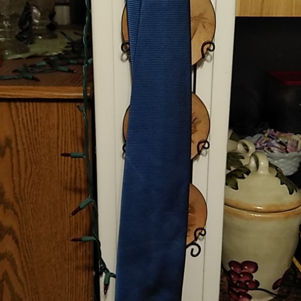 Men's tie